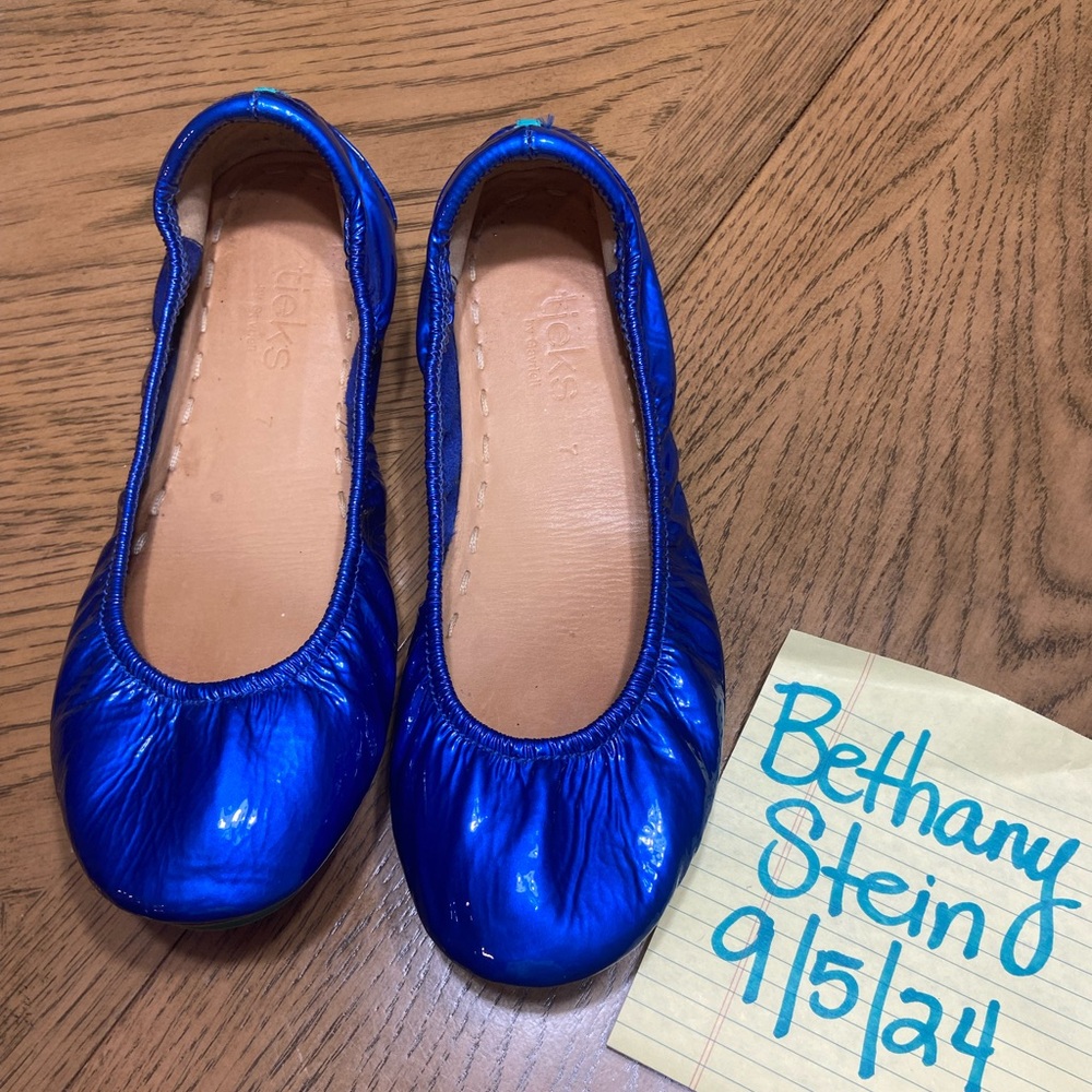 Size 7 sapphire Tieks